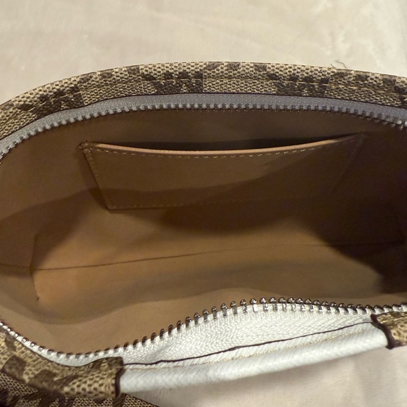 Michael Kors MK Logo White and Tan Belt Bag - Picture 6 of 7